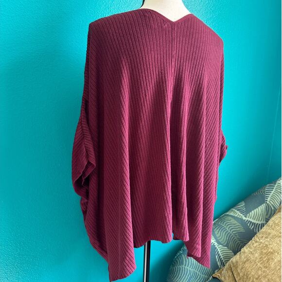 a.n.a. A New Approach Burgundy Short Sleeve Poncho Sweater Women's Large - Picture 6 of 11